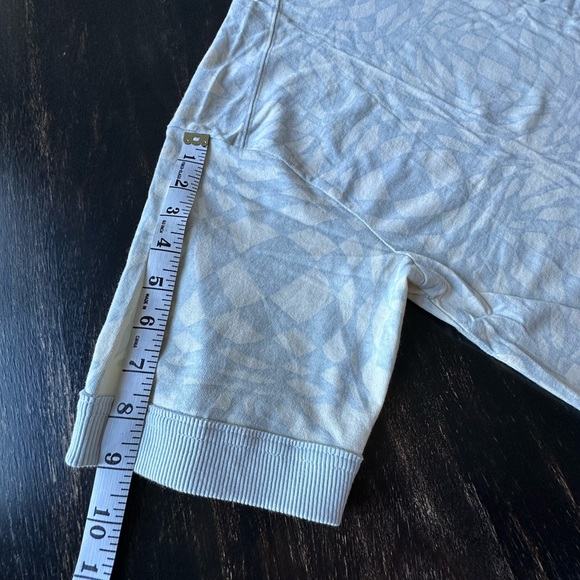 Urban Outfitters BDG Mock Neck Geometric Pattern Shirt. Size XS. BlueCream. - Picture 6 of 9